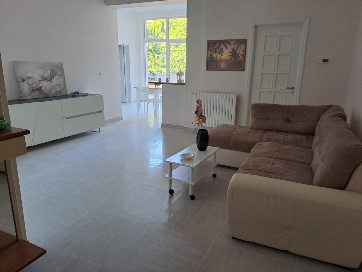 Apartament La Casa Del Sole Sava Zewnętrze zdjęcie